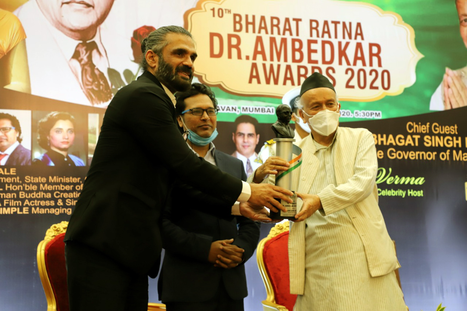 Suniel Shetty, Sonu Nigam, Richa Chadda And Others Received Bharat ...